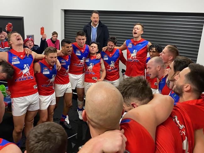 Port Melb Colts sing the song