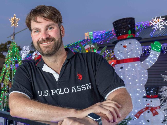 Burton florist Rohan McQueen spreading Christmas joy with his festive light display. Pictured on 20th December 2023. Picture: Ben Clark