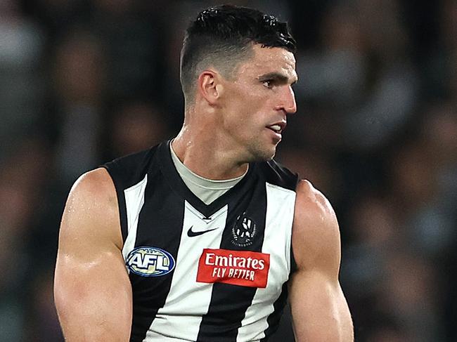 MELBOURNE, AUSTRALIA - MAY 12: Scott Pendlebury of the Magpies looks to pass the ball during the round nine AFL match between Collingwood Magpies and West Coast Eagles at Marvel Stadium, on May 12, 2024, in Melbourne, Australia. (Photo by Quinn Rooney/Getty Images)