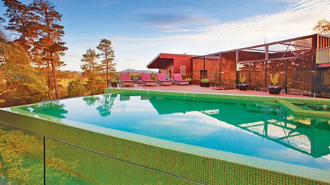 The pool at Jamala Wildlife Lodge.