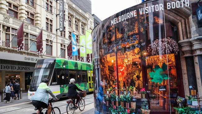 MELBOURNE , AUSTRALIA - NewsWire Photos FEBRUARY 21, 2021 : Melbourne CBD is slowly returning to normal as the Covid-19 vaccinations began today in Australia. Picture : NCA NewsWire / Ian Currie