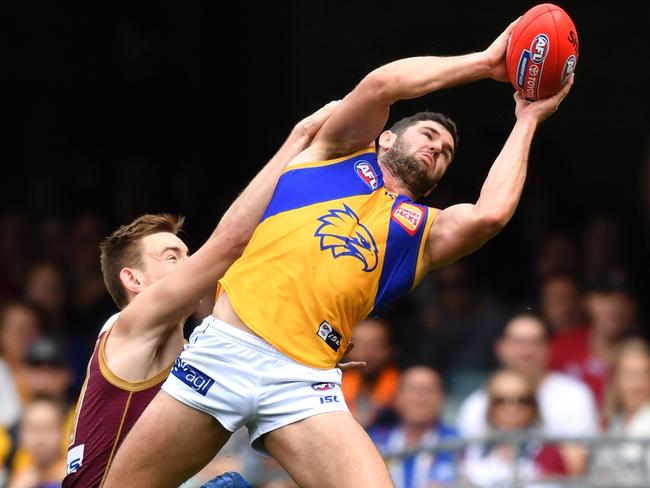 Jack Darling marks against Brisbane.