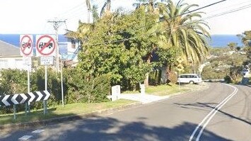 Signs show a three-tonne vehicle restriction at the top of Alexander St, Collaroy Plateau. Picture: Google Maps