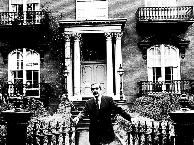 Jim Williams outside Mercer House in 1981. Picture: Savannah News Press