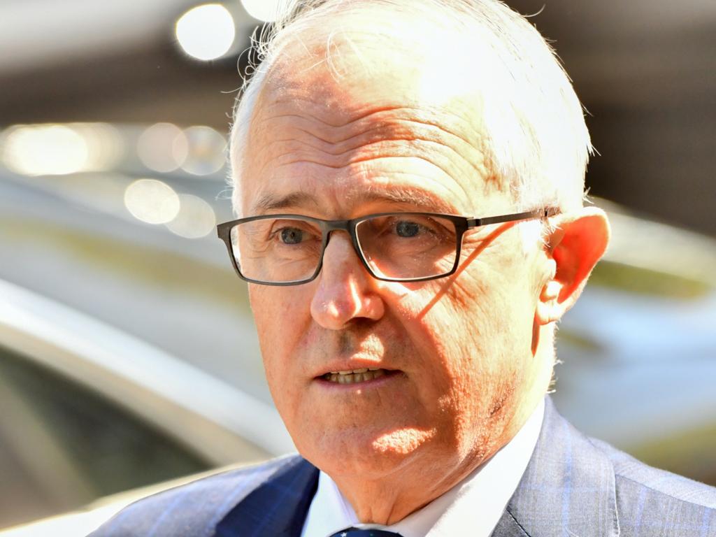Retweets drag Turnbull into Porter case