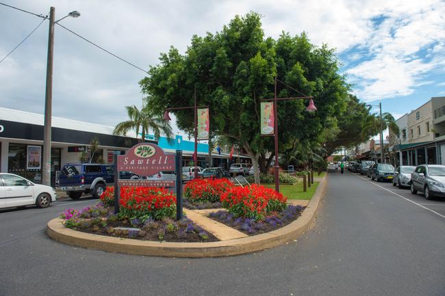 first ave sawtell. main street . 17 DECEMBER 2015. Photo Trevor Veale/Coffs Coast Advocate