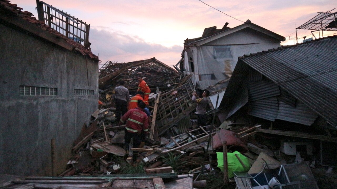 At least 162 people killed in Indonesia earthquake