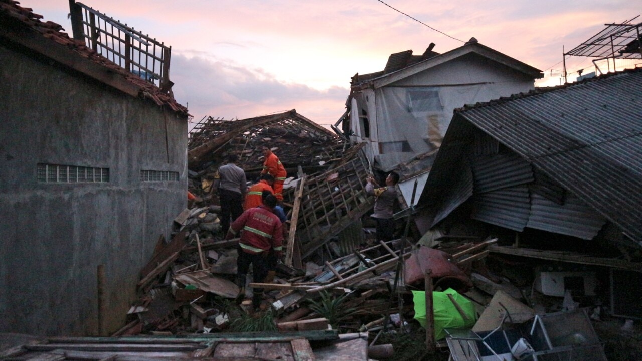 5.6magnitude earthquake kills at least 162 people on Indonesia’s Java