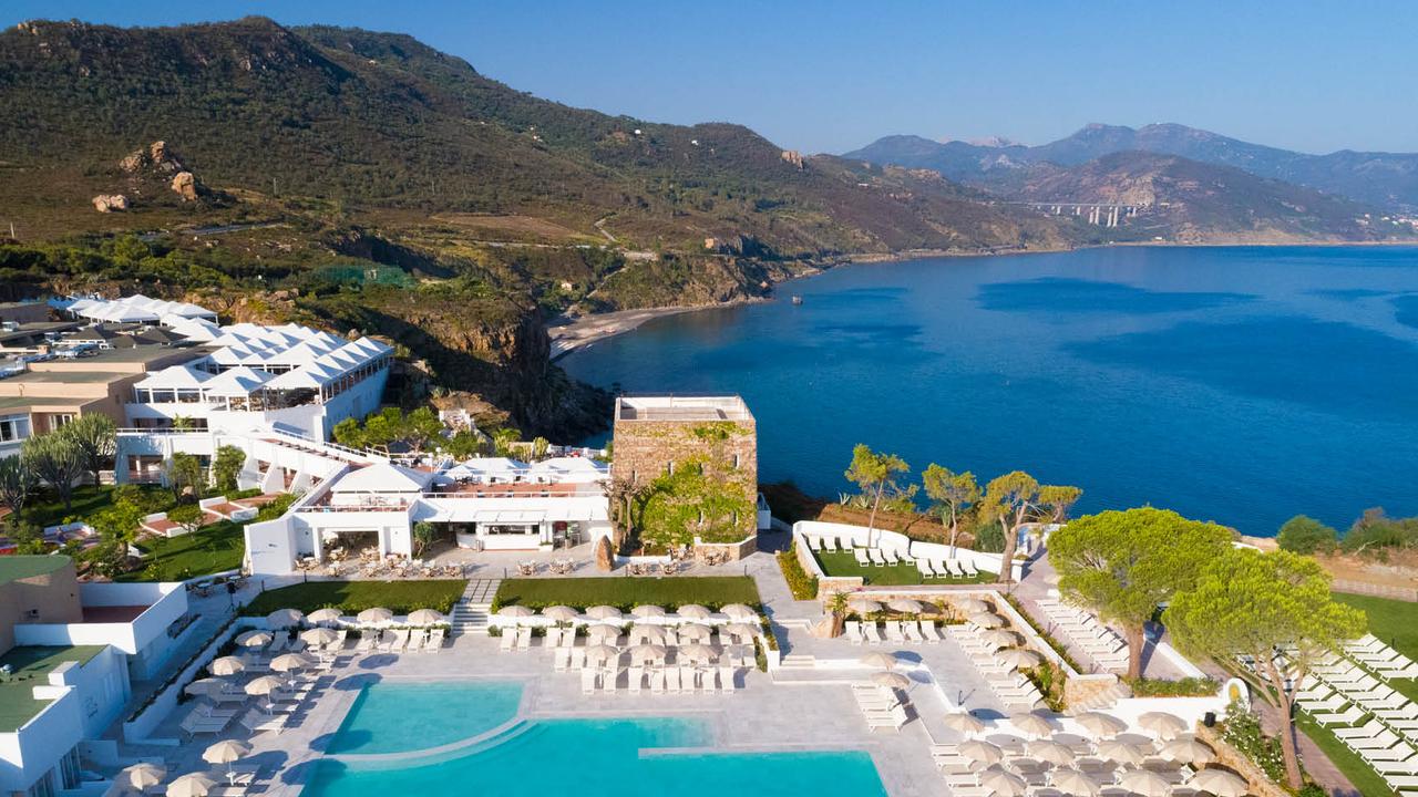 Escape to an all-inclusive Sicily tour.