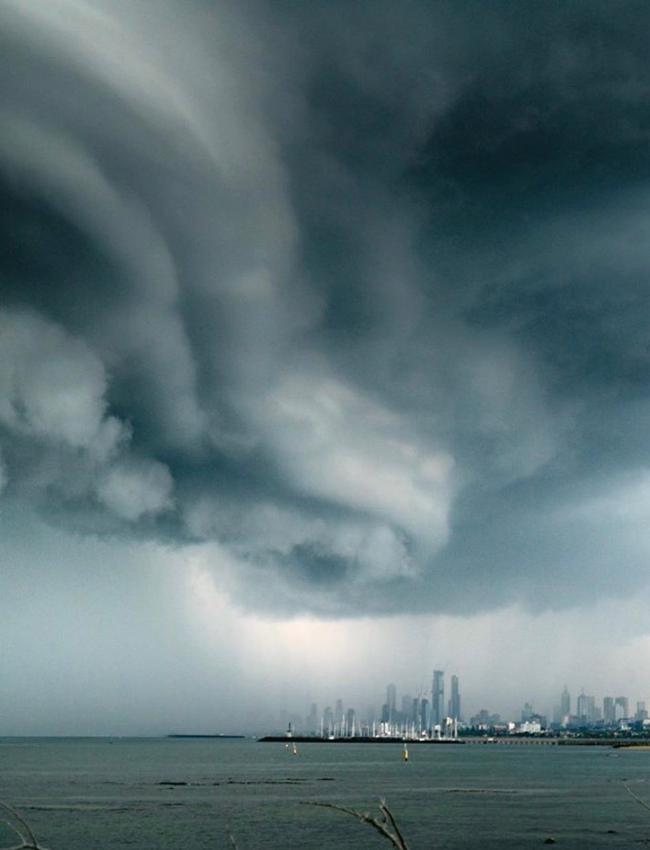 A huge cloud formation seen over Melbourne. Picture: Andrew Kausman/News.com.au Photo of the Week