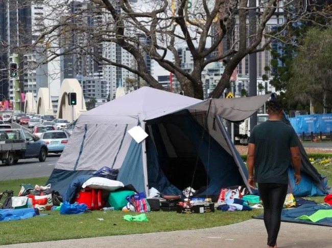 A rough sleeper's tent on a busy Brisbane road connecting the CBD to the popular tourist precinct South Bank.