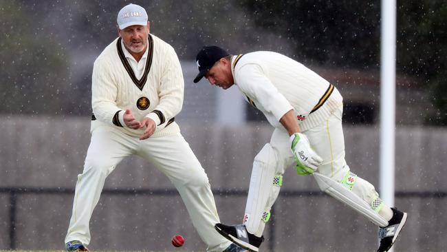 Gary Ablett Snr in action in the slips. Picture: Alex Coppel