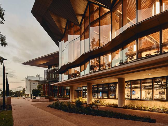 JCU's Engineering and Innovation precinct has won the AIA NQ Award building of the year.