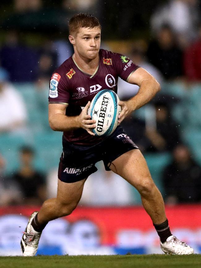 Spencer Jeans of the Reds passes the ball during the round two Super Rugby Pacific match between the NSW Waratahs and the Queensland Reds. (Photo by Jeremy Ng/Getty Images)