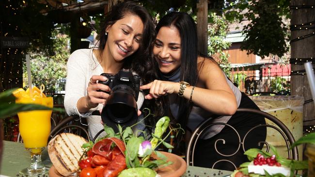 Food bloggers Rita Agoulian and Katherine Gennusa from Lickyourphone celebrate what’s great — and photographable — about eating out in Sydney.