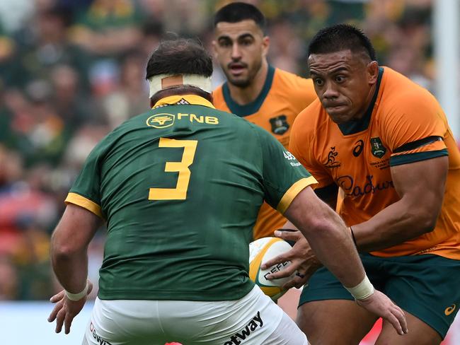 BRISBANE, AUSTRALIA - AUGUST 10: Allan Alaalatoa of the Wallabies runs with the ball during The Rugby Championship match between Australia Wallabies and South Africa Springboks at Suncorp Stadium on August 10, 2024 in Brisbane, Australia. (Photo by Matt Roberts/Getty Images)