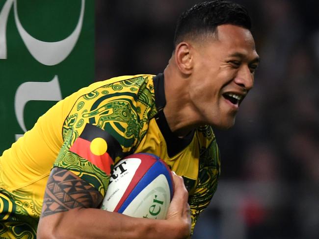 LONDON, ENGLAND - NOVEMBER 24:  Israel Folau of Australia scores their first try during the Quilter International match between England and Australia at Twickenham Stadium on November 24, 2018 in London, United Kingdom.  (Photo by Shaun Botterill/Getty Images)