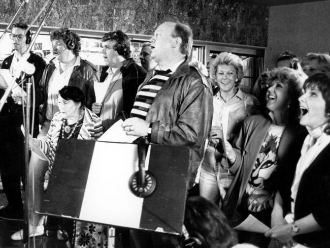 Friends of Derryn Hinch gathered in a South Melbourne studio to record a song after Hinch was sentenced to jail in 1987. 