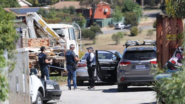 Police on Morrow Road Lonsdale, investigating the murder of Jeff Mundy. NCA NewsWire / David Mariuz