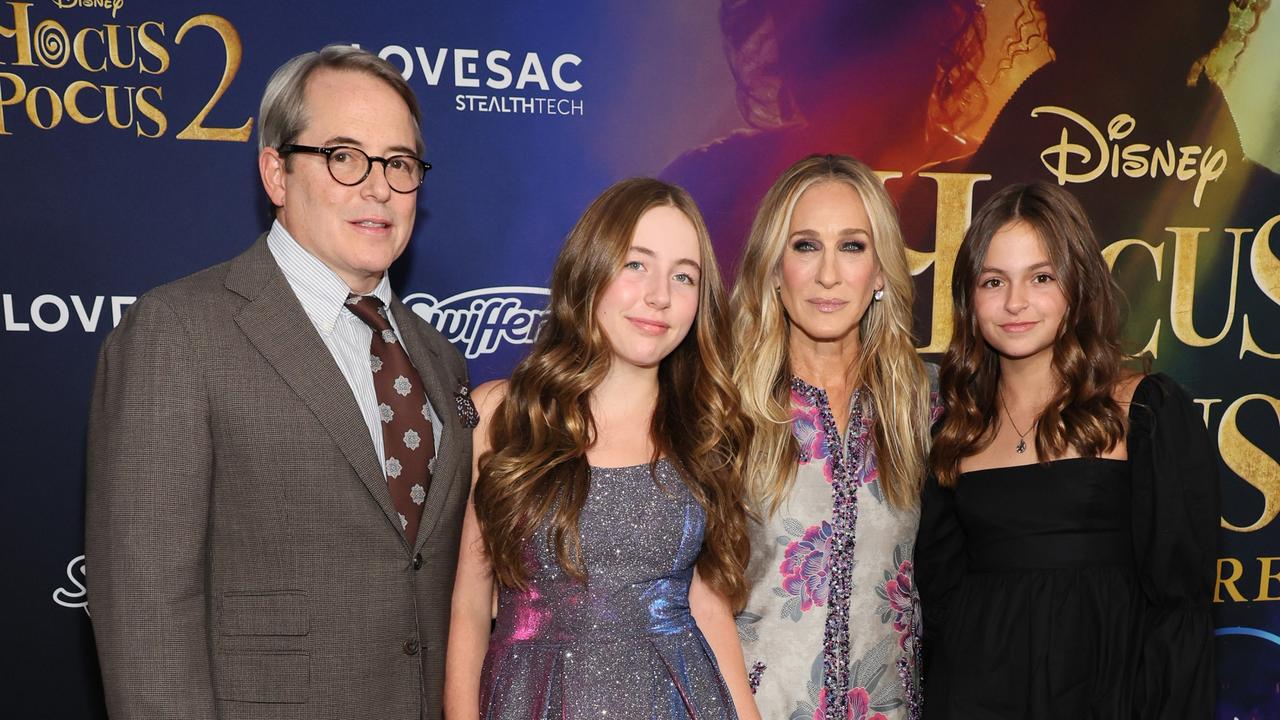 Sarah Jessica Parker Announces Stepfather Has Died 