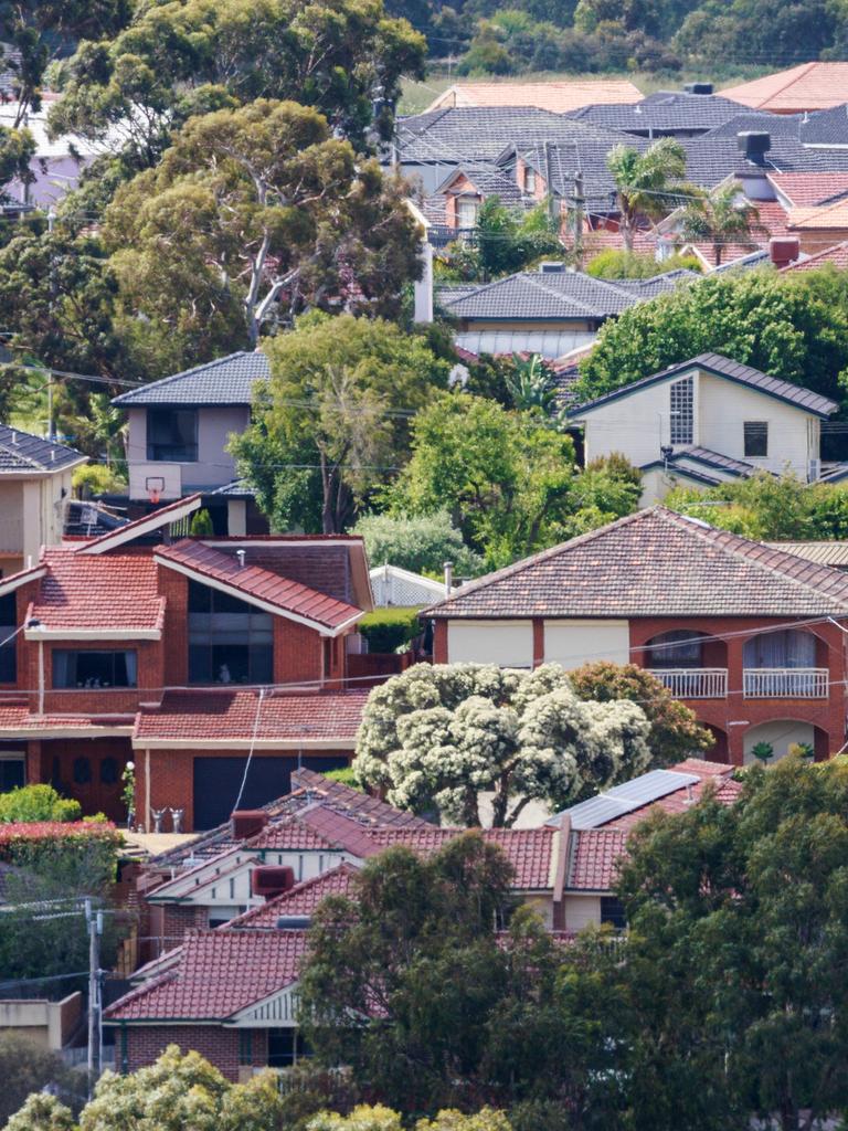 Aussies wanting to buy a home should purchase one before they’re 34. Picture: NCA NewsWire / Aaron Francis