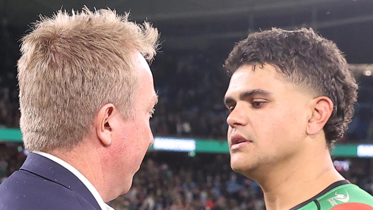 Trent Robinson head coach of the Roosters and Latrell Mitchell of the Rabbitohs talk at full time during the NRL Elimination Final match between the Sydney Roosters and the South Sydney Rabbitohs at Allianz Stadium on September 11, 2022 in Sydney, Australia. (Photo by Mark Kolbe/Getty Images)