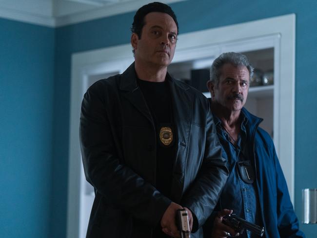 Vince Vaughn and Mel Gibson in Dragged Across Concrete.