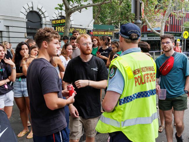 More than 70 backpackers were evacuated. Picture: NCA NewsWire / Max Mason-Hubers