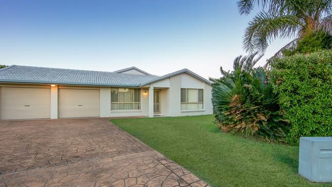 16 Mariners Way, Yamba – sold for $1.495m