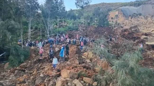 Huge landslide hits Kaokalam Village in Papua New Guinea, locals ...