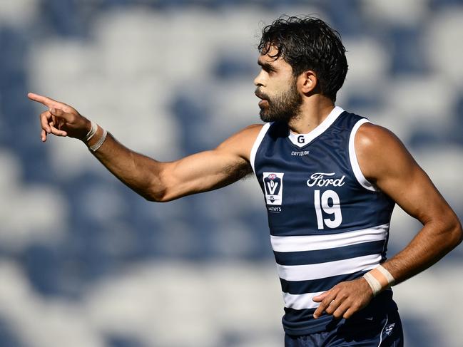 GEELONG, AUSTRALIA – FEBRUARY 17: Jack Martin of the Cats plays in the reserves game during the AFL practice match between Geelong Cats and Hawthorn Hawks at GMHBA Stadium on February 17, 2025 in Geelong, Australia. (Photo by Quinn Rooney/Getty Images)