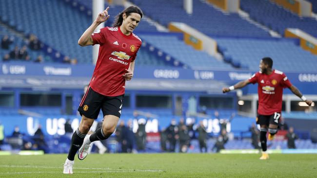 Edinson Cavani scores his first EPL goal for Manchester United at Goodison Park