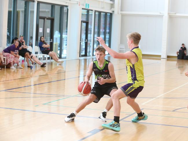 Basketball QLD U18's State Championships 2024 semi-finals day. Div 5 and 6. Yellow South Burnett vs. Sunshine Coast Rip City. 13 January 2024 Carrara Picture by Richard Gosling