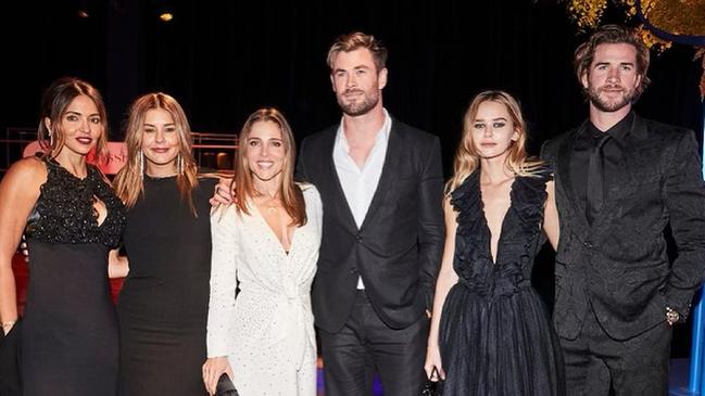 (L-R) Lucciana Barroso, Lauren Phillips, Elsa Pataky, Chris Hemsworth, Gabriella Brooks and Liam Hemsworth.