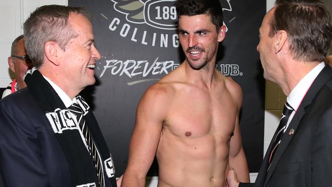 Bill Shorten with Scott Pendlebury at the football in Melbourne. Picture: Getty Images