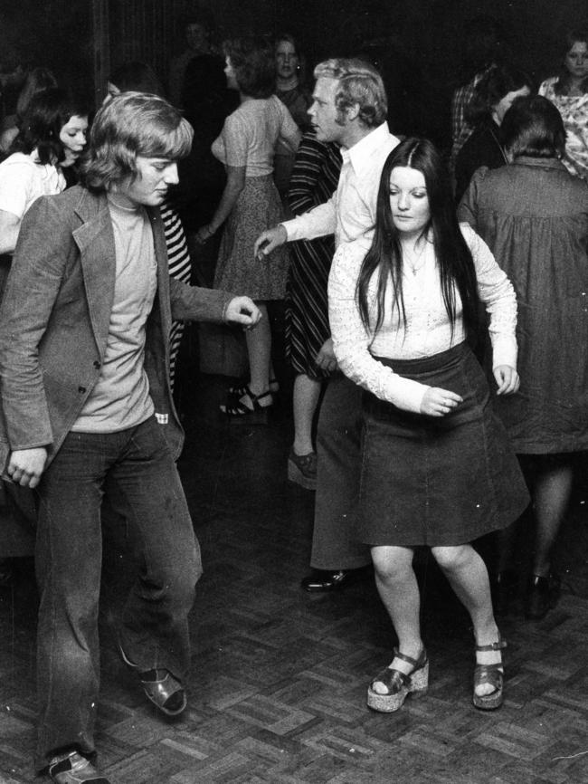 Young men and women dancing in a disco in 1975. Picture: HWT Library.