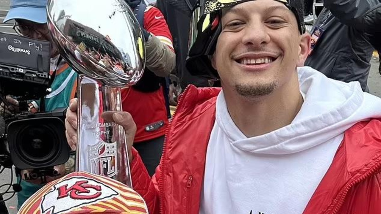 Chiefs Super Bowl parade 2023 takeaways: Patrick Mahomes leaves Lombardi  Trophy with Kansas City fan 