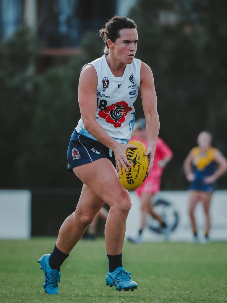 Coorparoo Kings QAFLW player Lucy Schneider in action. Picture: Clyde Scorgie/Brooke Sleep Media.