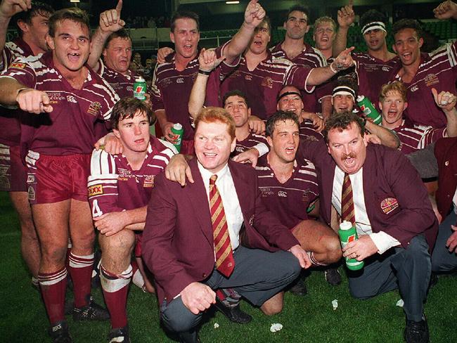 Jubilant Queensland State of Origin RL team with coach Paul "Fatty" Vautin after winning second game at MCG and the 1995 series.    Sport / Rugby League / Teams