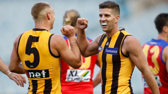 Round 1 games such as Hawthorn’s win over Brisbane Lions were played with 16-minute quarters.