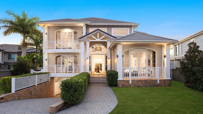 1 Royal Mews, Paradise Point sold for $6.3m.
