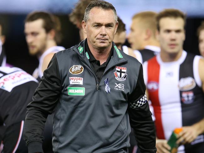 AFL Round 22. 18/08/2018.  St Kilda vs Hawthorn at Etihad Stadium .  St Kilda coach Alan Richardson at qtr time    . Pic: Michael Klein