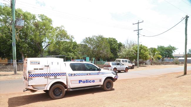 Mornington Island police attend a disturbance on Lardil St. Picture: Peter Carruthers