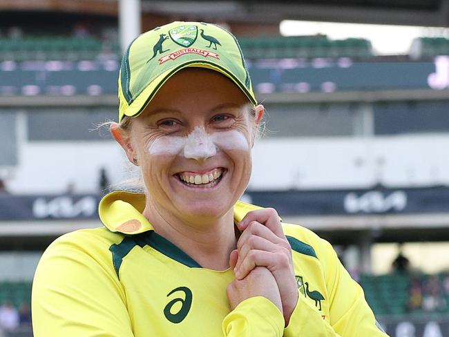 LONDON, ENGLAND - JULY 05: Alyssa Healy, Captain of Australia looks on after the coin toss ahead of the Women's Ashes 2nd Vitality IT20 match between England and Australia at The Kia Oval on July 05, 2023 in London, England. (Photo by Warren Little/Getty Images)