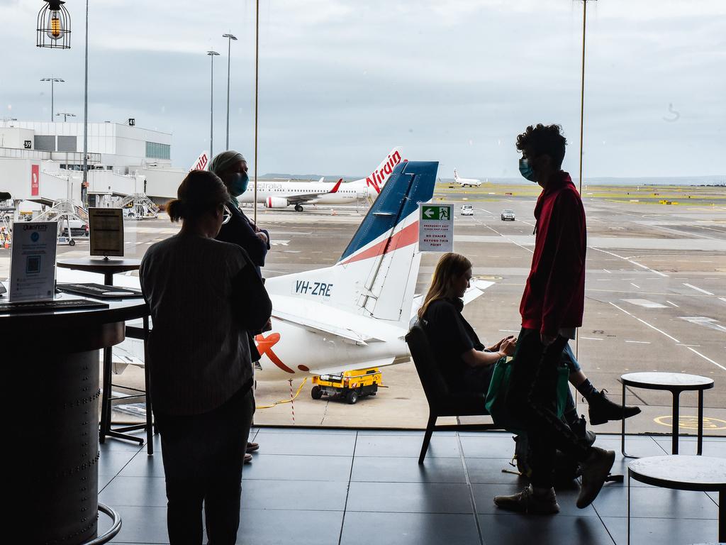 Travellers are being screened at Sydney Airport. Picture: NCA NewsWire/Flavio Brancaleone