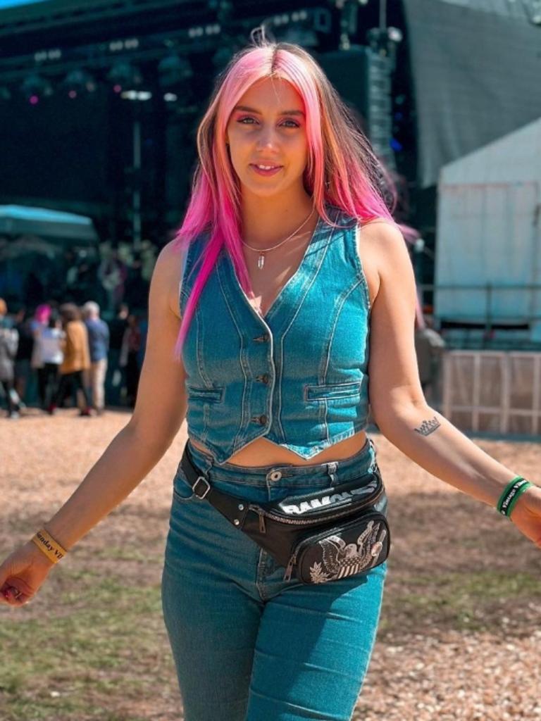 Jenna Hudson is known for her pink hair and lifestyle TikTok videos. Picture: @jennawiththepink on Instagram