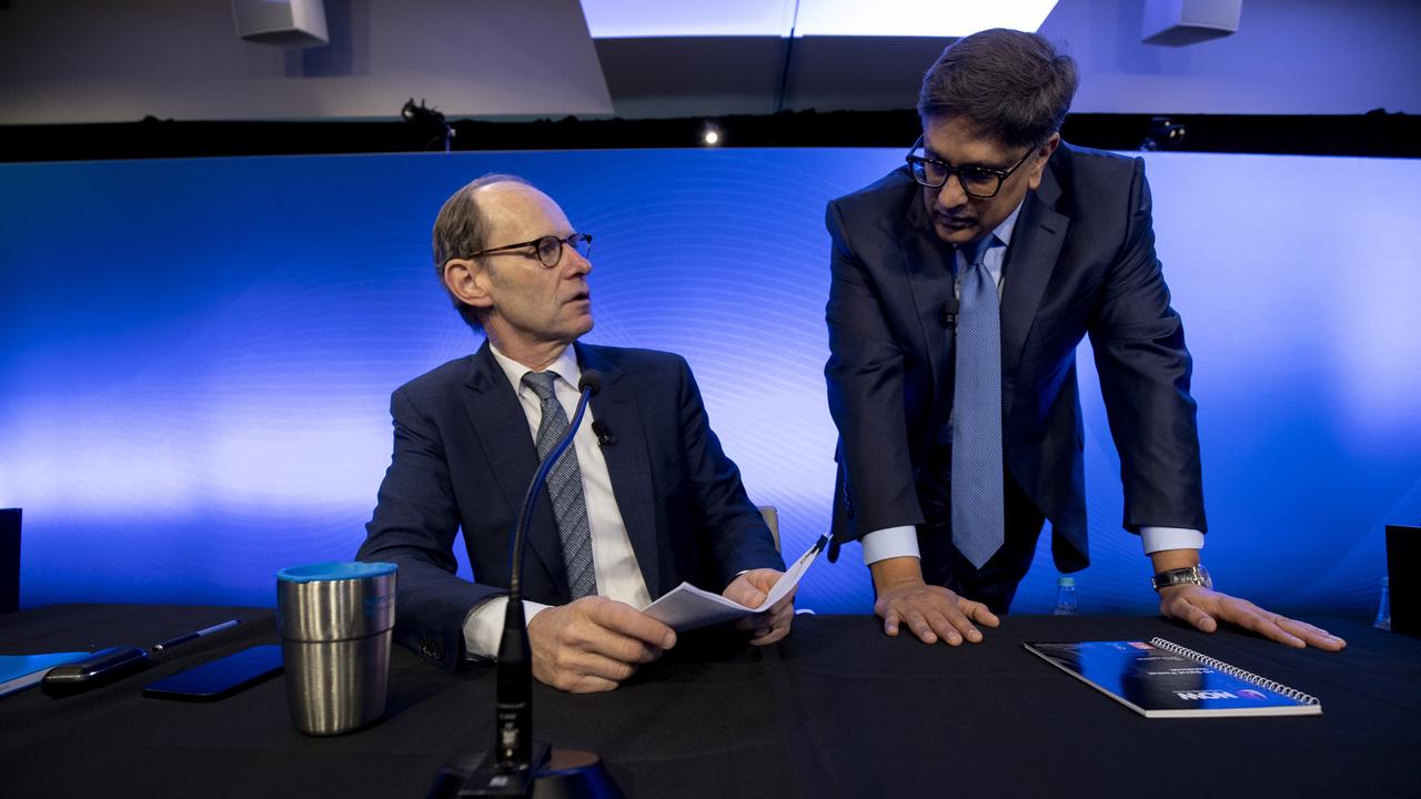 ANZ chief executive Shayne Elliott, left, and chief financial officer Farhan Faruqui present the bank’s full year results. Picture: Arsineh Houspian.