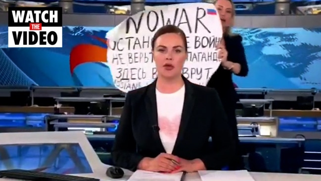 Extraordinary act of defiance on Russian state TV (Channel One)