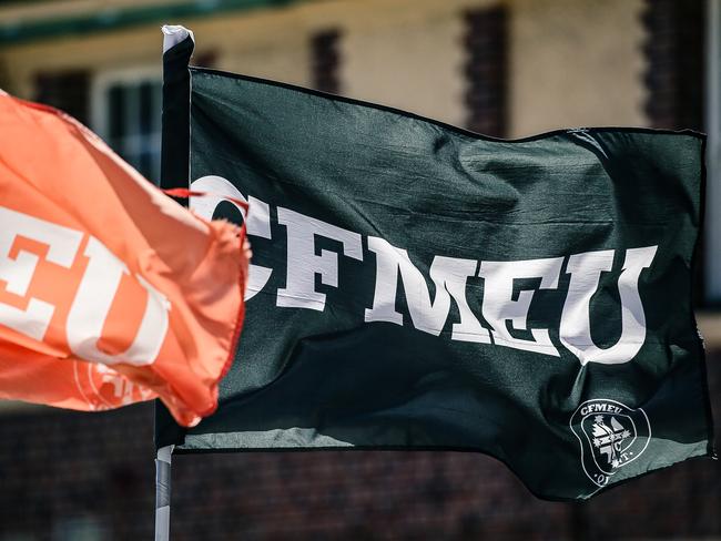 NCA NEWSWIRE BRISBANE AUSTRALIA 18/09/2023A generic photo of a CFMEU Flag outside a work site.Picture: Glenn Campbell/NcaNewsWire