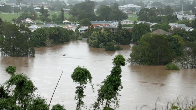 Heavy rain continues to batter the NSW mid north coast causing major flooding. Kempsey. The Macleay River at Kempsey. Picture: Nathan Edwards